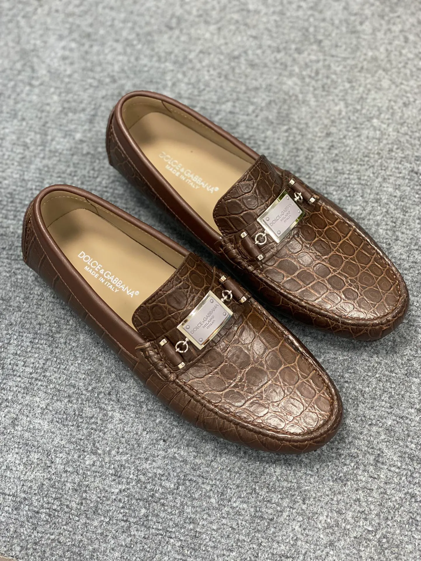 Men's Men's Shoes Men's Men's Shoes 💰700 new style "DG Duban Spring New Casual Driving Shoes" latest hot style, top brand luxury ~ purchasing agency, top quality ~.  The upper is made of imported original cowhide with fine workmanship. The original stylish and stylish soft rubber wear-resistant and non-slip outsole is light and comfortable on the feet. The real thing looks better in real life, 38-45